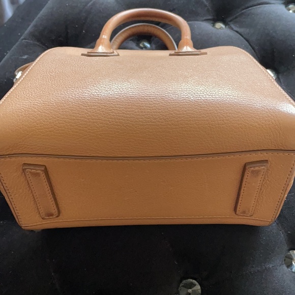 Givency Antigona Mini Bag - Picture 4 of 10